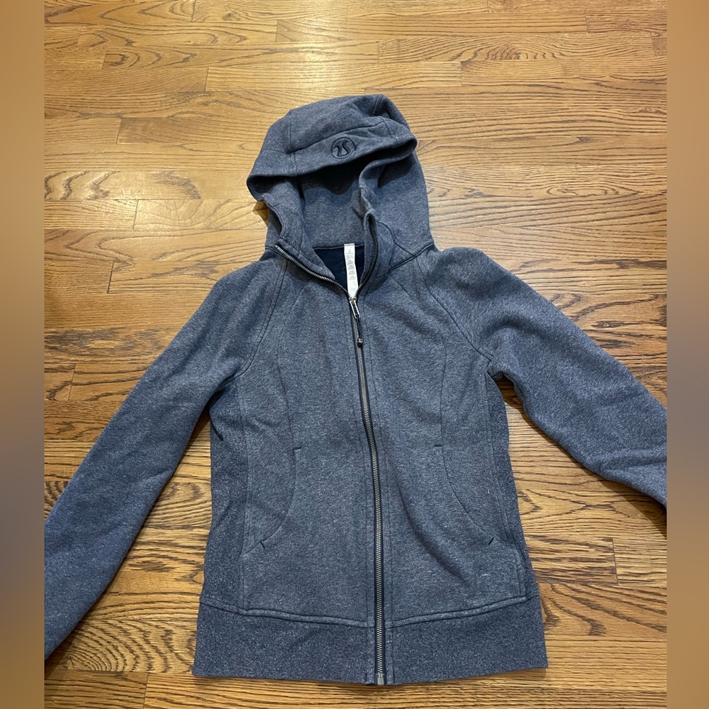 LIKE NEW Lululemon Scuba Hoodie Size 6